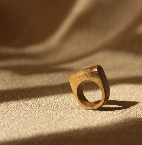 انگشتر_چوبی_گالری_زیورآلات-_ماهون_تولید